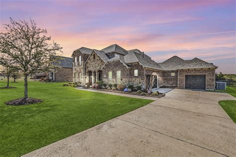 Homes for sale in rockwall, tx under $500k  the 22,000 acre Lake Ray Hubbard with the famous Dallas skyline off in the distance sits the bustling